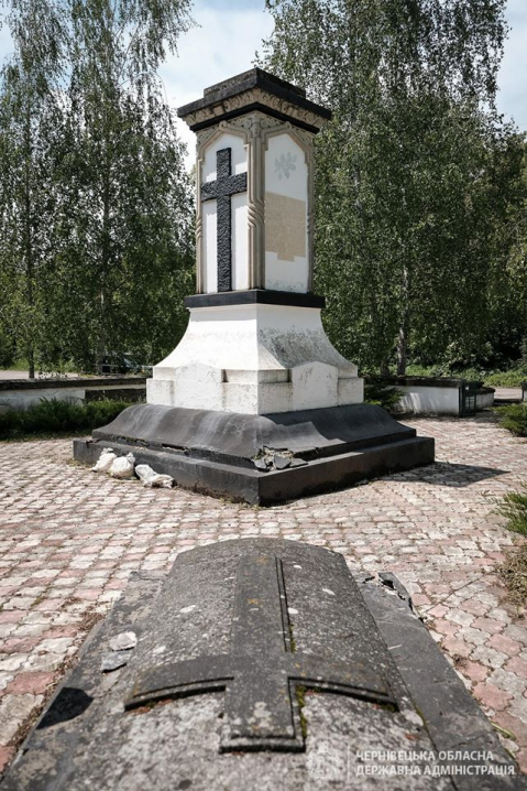 Голова ОДА доручив упорядкувати меморіальне поховання солдат, загиблих у Першій світовій війні