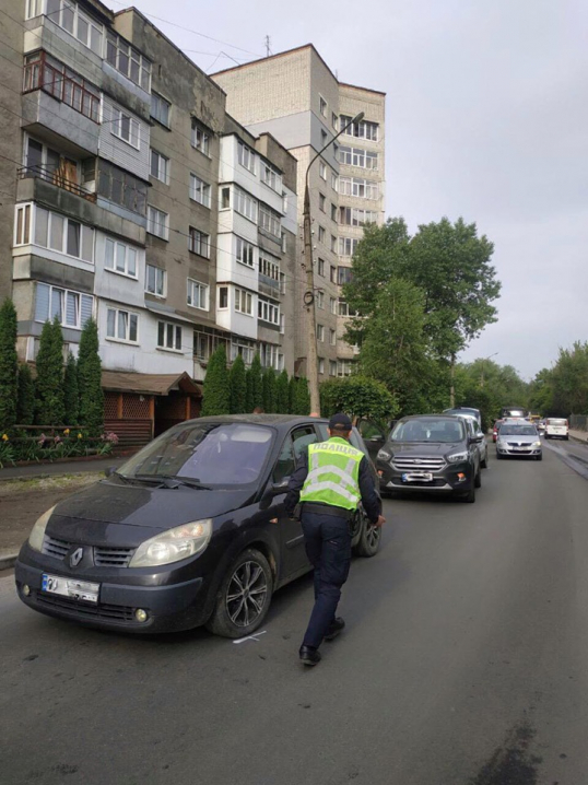 Потрійна аварія на вулиці Білоруській у Чернівцях