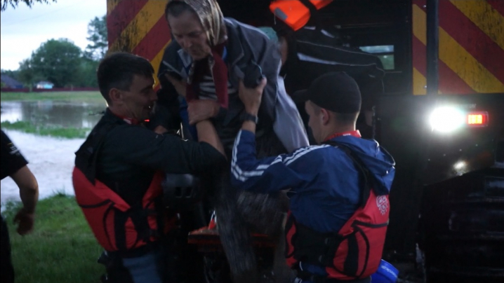 На Буковині евакуюють людей з підтоплених будинків