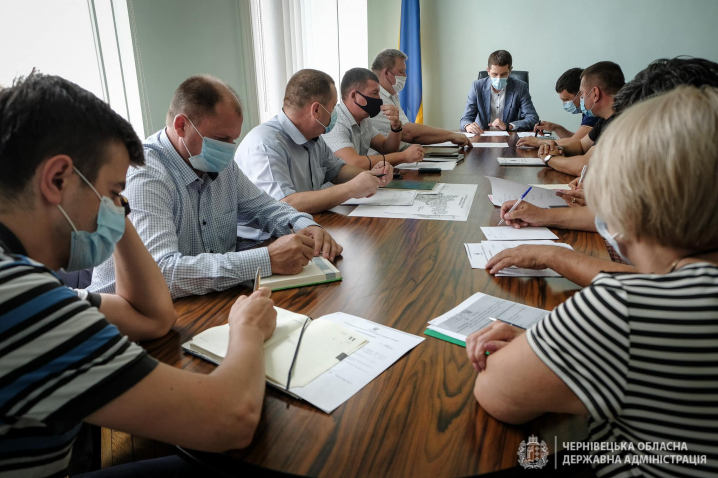 У Чернівецькій ОДА обговорили як вирішувати проблему зі сміттям у річках