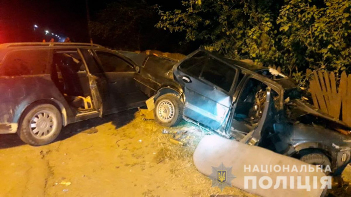 Моторошна ДТП на Сторожинеччині: водій та пасажир  легковика загинули (ФОТО)