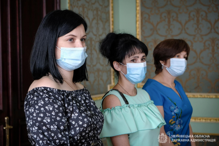 Буковинських медиків нагородила перша заступниця міністра охорони здоров‘я