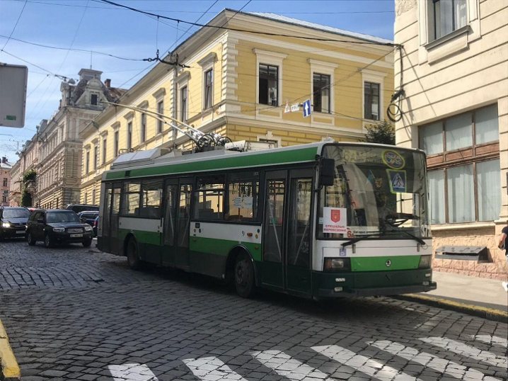 Вимога поліції: у Чернівцях всі тролейбуси припиняють перевезення