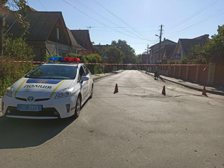 У Чернівцях водій зніс електроопору: через цю аварію на вулиці Бережанській перекриють рух