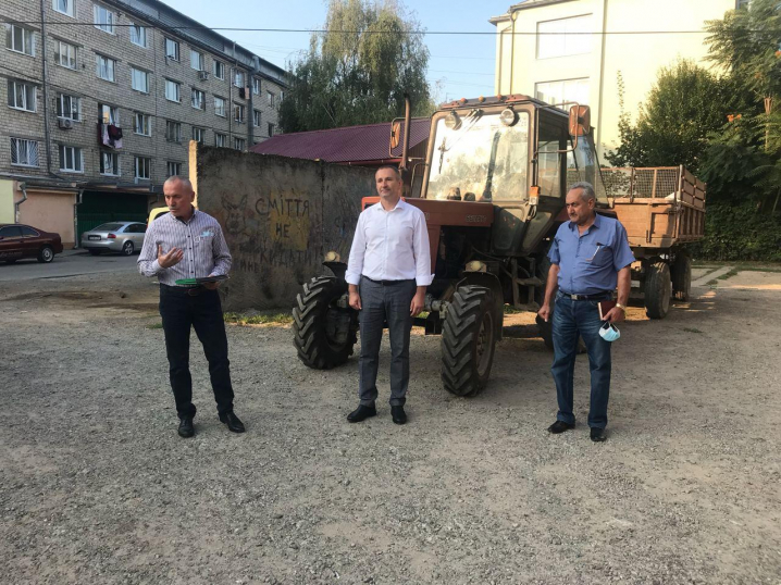 У Чернівцях нагородили кращих двірників, слюсарів-сантехніків та електриків