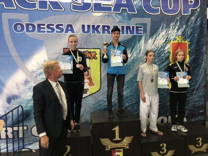 Чернівецькі каратисти завоювали 27 медалей на Всеукраїнському турнірі