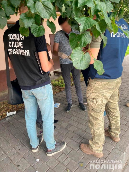 2700 доларів США хабаря: передали до суду обвинувальний акт щодо посадовця військкомату, який "погорів" на хабарі