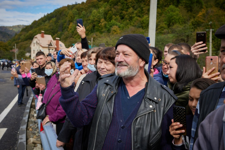 Президент ознайомився з перебігом ліквідації наслідків паводків на Буковині