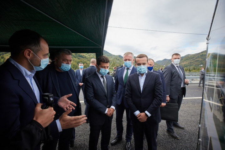 Президент ознайомився з перебігом ліквідації наслідків паводків на Буковині