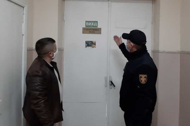 Чернівецькі рятувальники перевіряють стан приміщень для виборчих дільниць