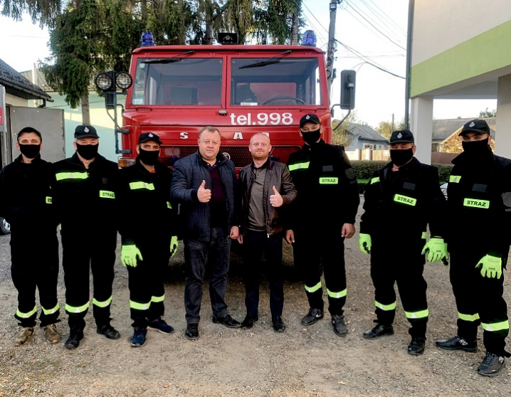 Вогнеборці Сторожинеччини отримали пожежний автомобіль з Польщі