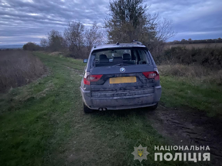 На Буковині у іноземця вкрали автомобіль із заправки