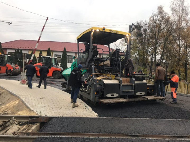 На вулиці Кармелюка завершують ремонт дороги