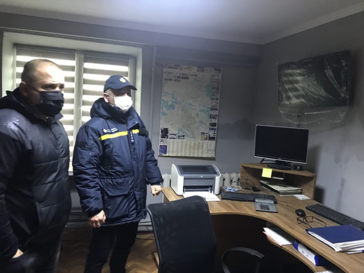 Чернівецькі рятувальники перевірили чи готовий МіськШЕП до роботи в зимовий період 