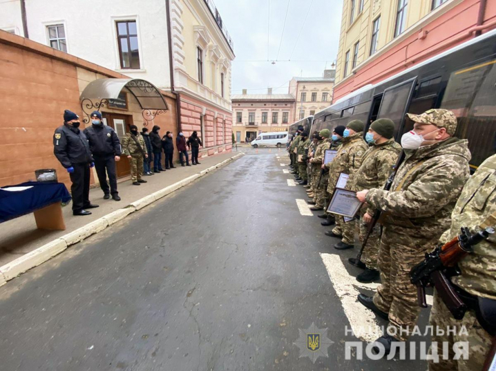 Буковинські поліцейські повернулися із зони проведення ООС 