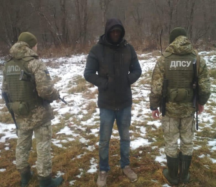 Мешканець Африканського континенту вже вдруге "завітав" до буковинських прикордонників