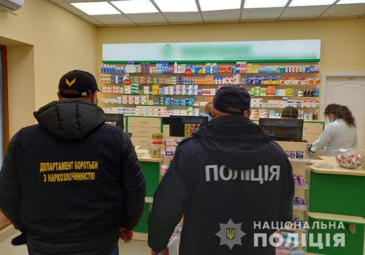 Продавали димедрол без рецепту: у Чернівцях задокументували незаконний продаж ліків
