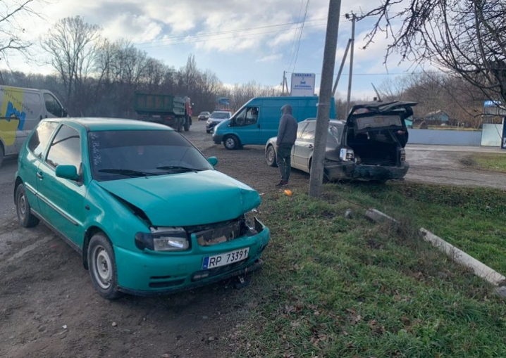 ДТП на Буковині: у Глибочку зіткнулися два легковика