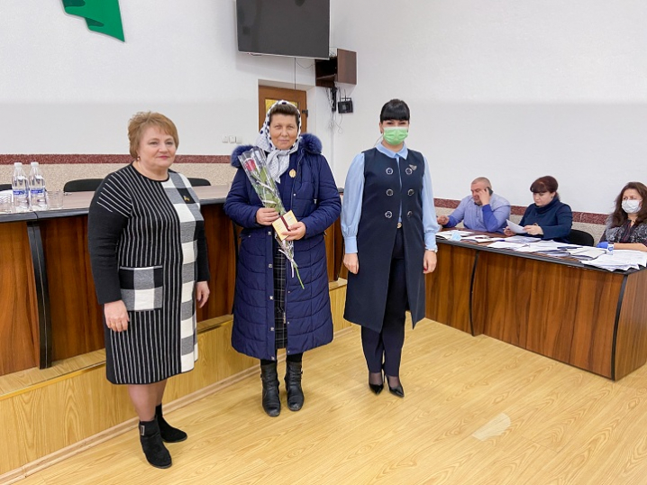 Трьом жителькам Сокирянщини присвоїли почесне звання "Мати-героїня"