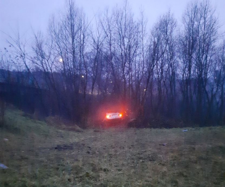 ДТП у Красноїльську: позашляховик зіштовхнувся з підводою