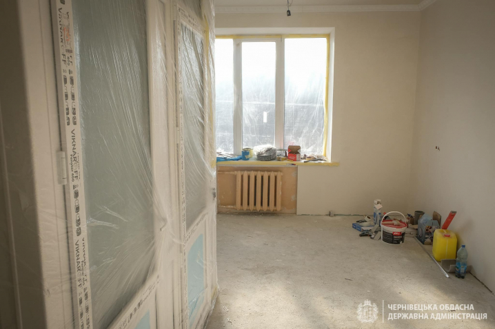 У терапевтичному відділенні Новоселицької центральної районної лікарні триває ремонт