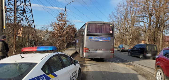 ДТП на Галицькому Шляху: рух на дорозі ускладнений