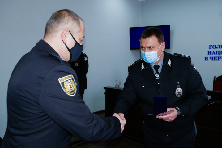 Буковинські поліцейські отримали відзнаки Міністра внутрішніх справ і Голови НПУ