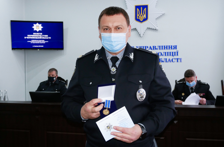 Буковинські поліцейські отримали відзнаки Міністра внутрішніх справ і Голови НПУ