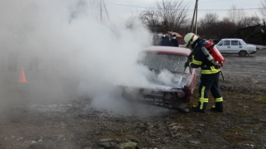 На Кельменеччині рятувальники отримали надсучасний автомобіль