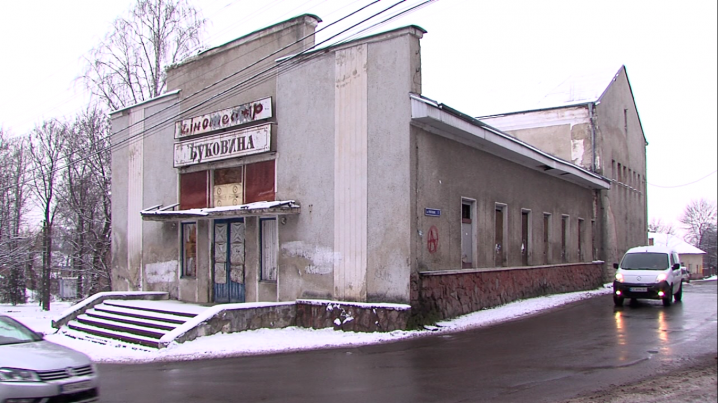 2 тренажерні зали та ігрова зона: кінотеатр у Чернівцях переобладнають у спортивний комплекс