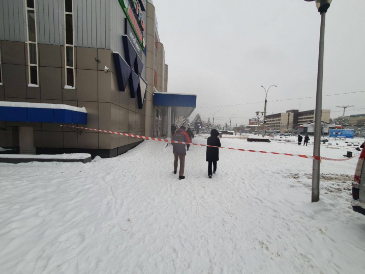 У Чернівцях у торговому центрі «Майдан» стався вибух (ФОТО)