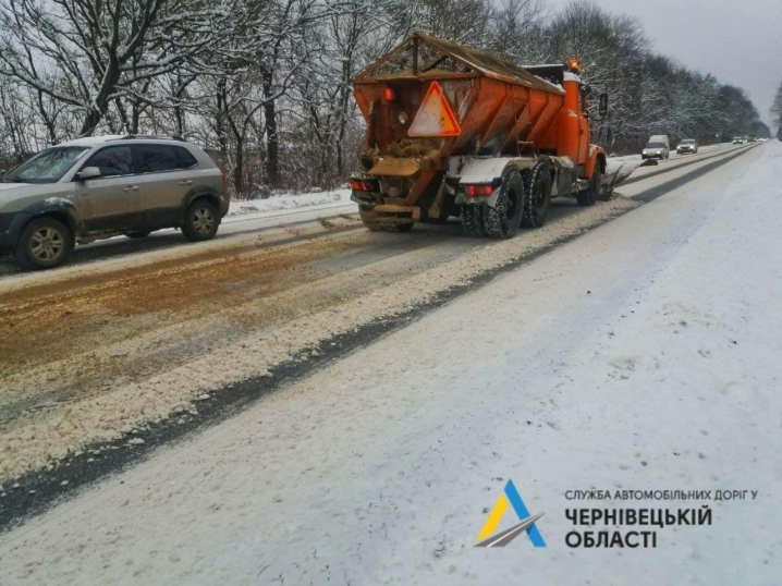 Сніг не припиняється: яка ситуація на дорогах Буковини