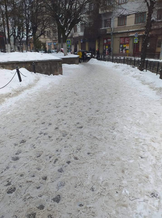 У Клічука похвалилися розгоном бабусь та неприбраними від снігу тротуарами