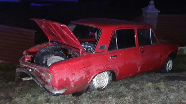 Смертельна ДТП на Буковині: водій врізався в металеву огорожу