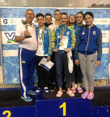 Чернівецькі плавці привезли 5 золотих медалей з Чемпіонату України