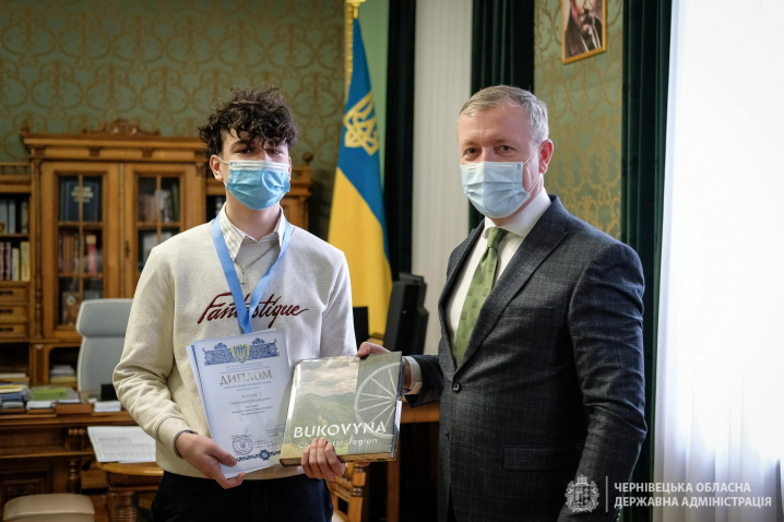 На Буковині нагородили учнів, які удостоїлися стипендії Президента України