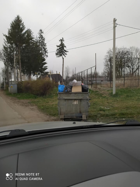 В Чернівцях уже другий тиждень не вивозять сміття з переповнених альтфатерів