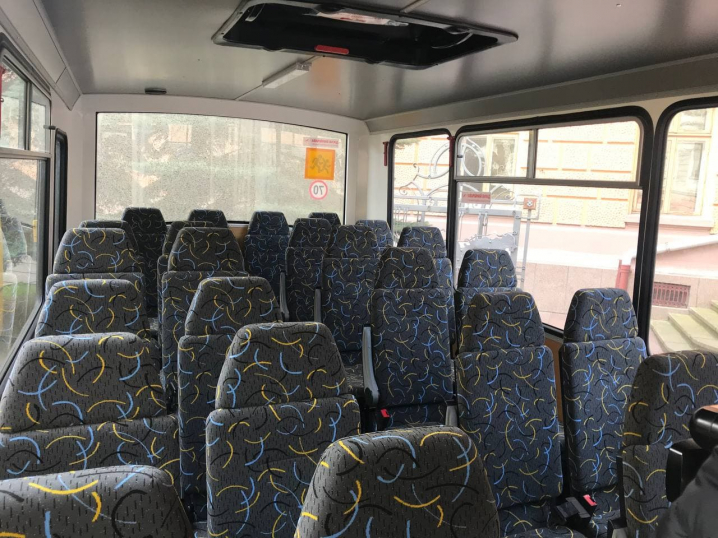 На Буковину прибули 10 шкільних автобусів (ФОТО)