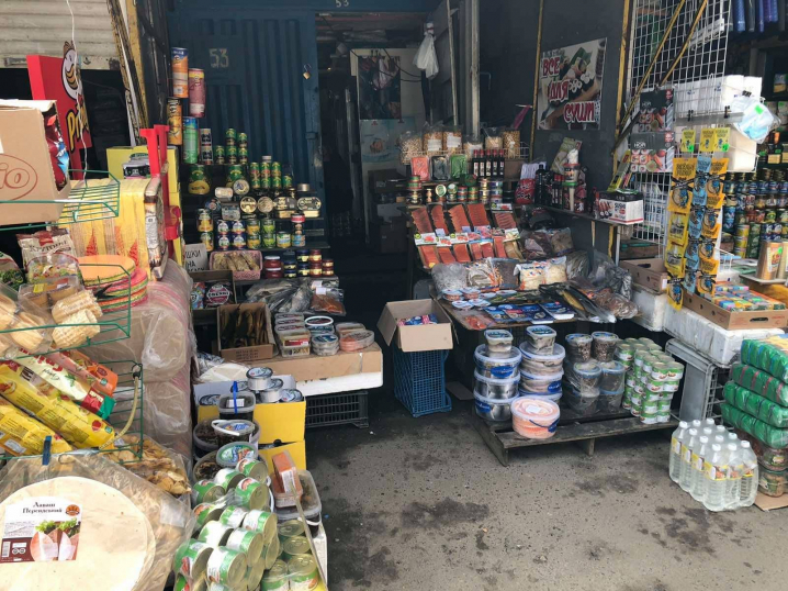 Торгують м`ясом з прилавків при +16: сектор Калинівського ринку можуть повністю зачинити Торгують м`ясом з прилавків при +16: сектор Калинівського ринку можуть повністю зачинити