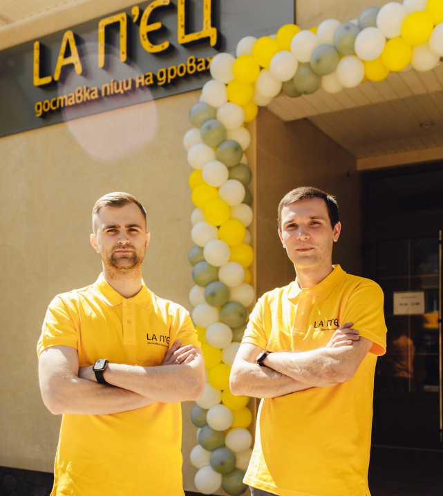 LA П’ЄЦ вже в Чернівцях! Тепер піцу на дровах доставляють до 29-ти хвилин LA П’ЄЦ вже в Чернівцях! Тепер піцу на дровах доставляють до 29-ти хвилин