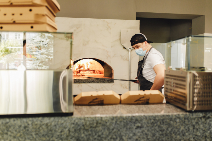 LA П’ЄЦ вже в Чернівцях! Тепер піцу на дровах доставляють до 29-ти хвилин LA П’ЄЦ вже в Чернівцях! Тепер піцу на дровах доставляють до 29-ти хвилин