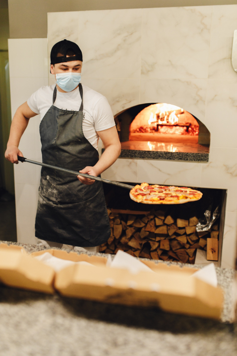 LA П’ЄЦ вже в Чернівцях! Тепер піцу на дровах доставляють до 29-ти хвилин LA П’ЄЦ вже в Чернівцях! Тепер піцу на дровах доставляють до 29-ти хвилин