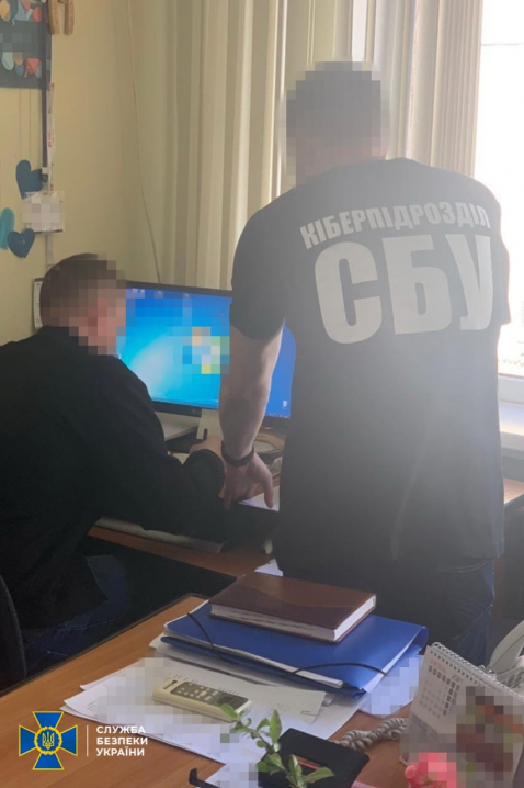 Двом працівникам Чернівецької міськради повідомили про підозру, - СБУ