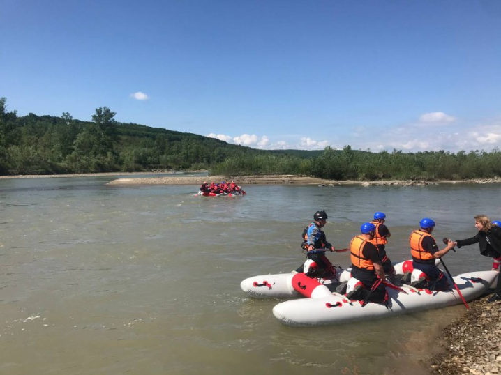 Буковинські рятувальники проводять масштабні навчання на річці Прут