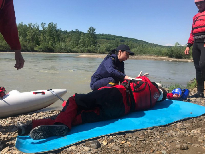 Буковинські рятувальники проводять масштабні навчання на річці Прут