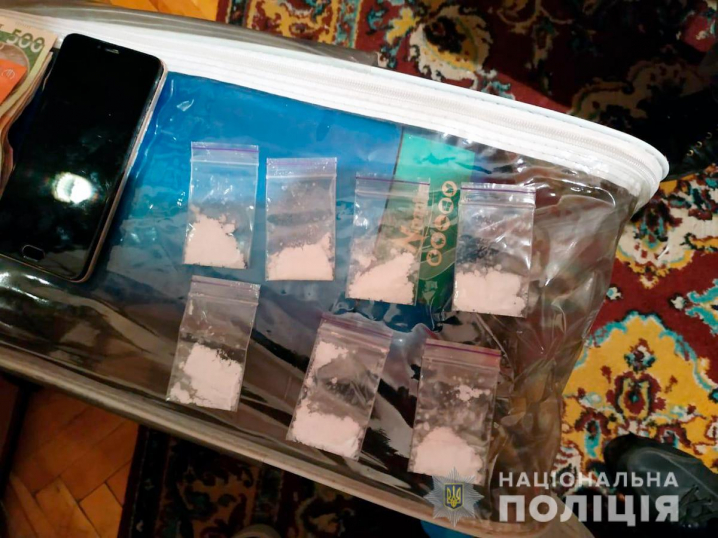 На Буковині судитимуть членів злочинної групи, які виробляли та продавали наркотики