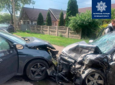 У Чернівцях через ДТП сильно ускладнено рух  поблизу дріждзаводу