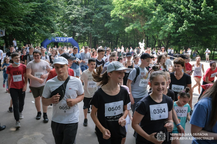 Олімпійський день на Буковині: до спортивної події долучилися близько 300 учасників