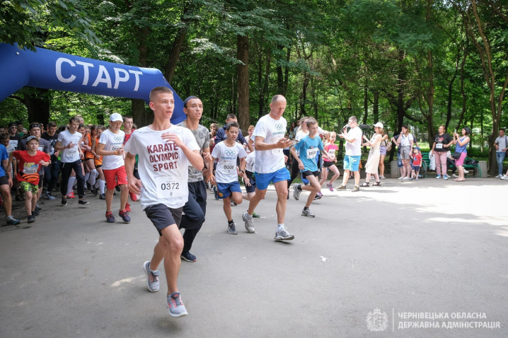 Олімпійський день на Буковині: до спортивної події долучилися близько 300 учасників