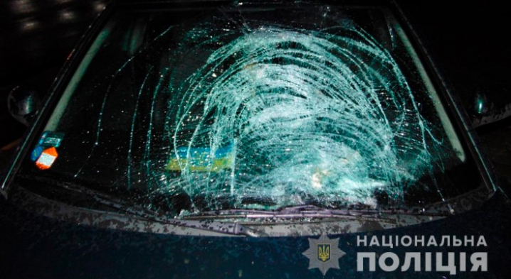 У Мамаївцях на переході водій збив 17-річну дівчину (фото) У Мамаївцях на переході водій збив 17-річну дівчину (фото)